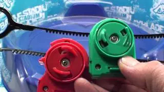 Hasbro Ripcord Launcher vs Takara Tomy Light Launcher. ベイブレード