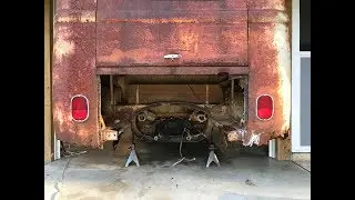 BELLY OF THE BEAST!!! WE TAKE A CLOSE LOOK AT RUSTY'S BELLY! VW KOMBI RESTORATION! IT'S SCARY!