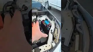 Зацепление за отрицательный полюс с первого раза может повредить гибрид!