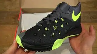 Женские теннисные кроссовки NikeCourt Air Zoom Ultra React Hard Court Серебристые металлик