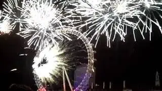 2013 London new year fireworks - High Quality (Official Video)