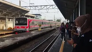 KRL JR 205 43 New Livery Masuk Stasiun Bojong Gede