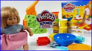 Play-Doh Kitchen Creations Makin' Mania Noodle Set, Baby dolls cook Pasta & Lasagna Pretend Toy