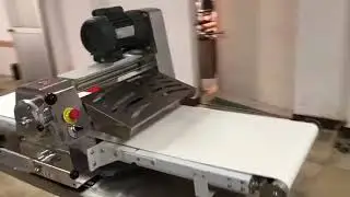 Table top dough sheeter for home use