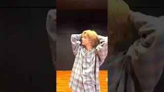 Why this is so perfect 😭💜 #bts #taehyung #taetae #bollywood