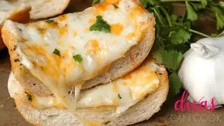 Addictive Cheesy Garlic Bread