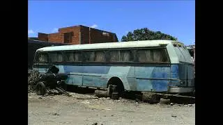 Sucatas e desmanches! Ônibus desmanchados,sucateados e abandonados em sua reta final.