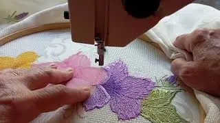 hibisco bordado com pintura, para toalha de mesa