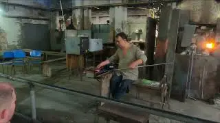 Olaszország, Murano, üvegfúvó mester