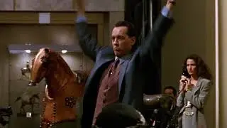 Sandra Bernhard  in Hudson Hawk