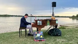Peaceful Piano Music by the lake deeply moves the audience  &ndash; Thomas Kr&uuml;ger