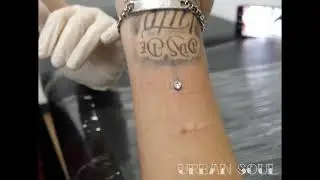 Microdermal piercing en la mu&ntilde;eca   URBAN SOUL MALLORCA