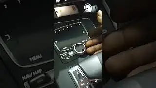 Audi Q5  2018 engine oil level check