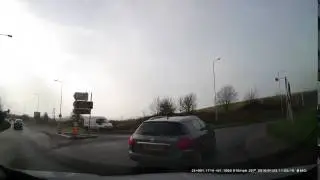 Peugeot 407 Sport - Cut up at roundabout - MK59 WGX