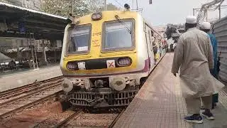 Vikhroli railway station train videos | Mumbai local train rush public travel vlog viral video 
