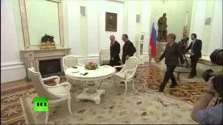 Merkel, Hollande, Putin meeting in Moscow to discuss Ukraine crisis