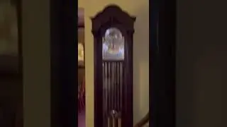 Grandfather clock at my grandma and grandpa&rsquo;s house chiming 10:00