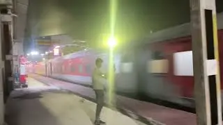 12324-HOWRAH SF EXPRESS Crossing At full speed Gomoh JN