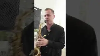 When Music Meets Love: DJ & Sax at a Stunning Wedding Destination 💍🎷