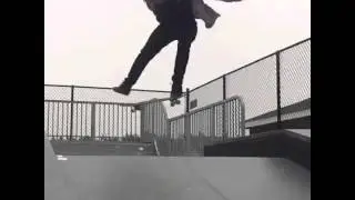 Ollie Late Backfoot Big Inward Heelflip