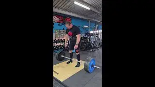 Nicolaas Du Preez smashing 360kg on a Stiff Bar
