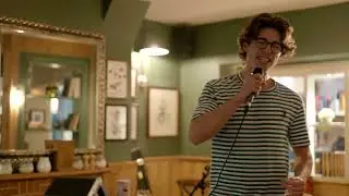 Huw Lloyd Performing 'That's Life' at the Kings Head, Stoke Road Open Mic Night