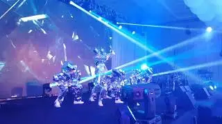 The Awesome Mirror Man Dance Show