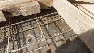 . Qual a espessura da laje do fundo da piscina