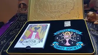 Modern Day Witch Tarot: Unboxing and Flip Through