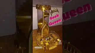 Gold Dice Tower with Gold Dice Set!