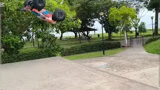 Arrma kraton 6s gets the skatepark treatment! #arrmakraton #arrmarc #arrmatough 
