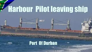 🇿🇦 Helicopter lifts Harbour pilot of ship leaving harbour Kzn South africa 2025