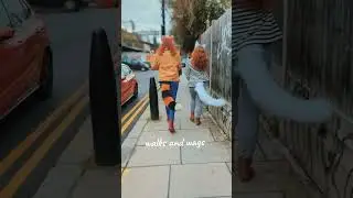 London wandering, moving tails with moving ears