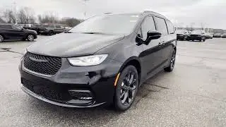 2026 Chrysler Pacifica Select Clinton Township, Richmond, Warren, Sterling Heights, Center Line