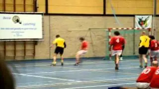 2010-12-20 zaal toernooi Ruinen ZZVV - Dwingeloo (2-1).avi