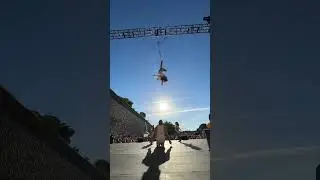 Upside-down ballet: aerial circus performance in Barcelona