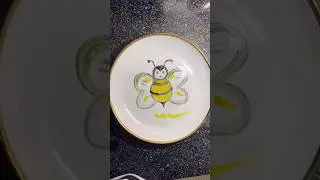 Painting a Bee #colors #colormixingmagic #funny #edit #cocomelon #bee #kids #art #painting