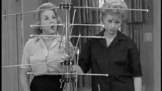 The Lucy Show S01E09 Lucy Puts Up a TV Antenna