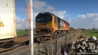DL 9187 with freight passing Motumaoho ECMT ( No Sound )