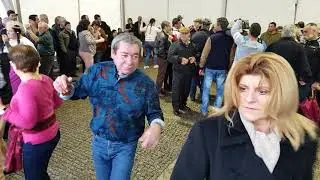 Vira Dançado em Roda