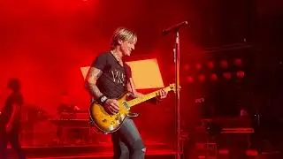 Keith Urban - Kiss a Girl / Who Wouldn’t Want to Be Me - Pine Knob, Clarkston, Michigan 6/22/25