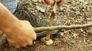 Feuer bohren / bowdrill mit Fichtenwurzel