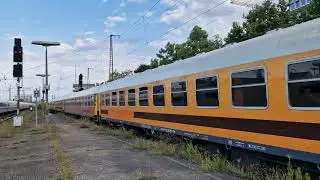 SmartRail 111 216-8 mit 7 LocoMore ExtraZug Abteil- Gro&szlig;raumwagen - Einfahrt in F&uuml;rth in Bayern Hbf