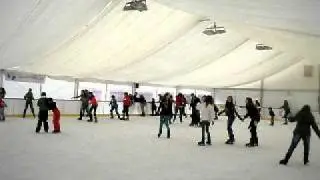 bristole&ntilde;as patinando =)
