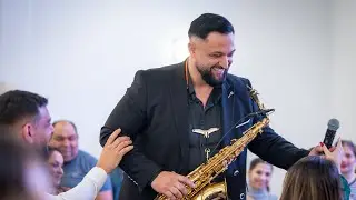 Manele, asta-i nuntă boierească! Faceți loc că vine nașul Mă &icirc;ntreabă lumea cu ce parfum m-am dat.🎷🎼