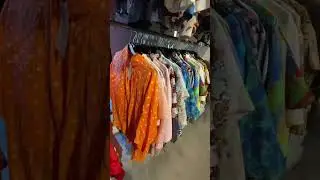 Thrift with me in Barcelona, Spain at Humana Vintage! So many good vintage finds!!
