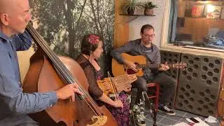 Sue Ferrers Trio: Sue Ferrers, nyckelharpa; Evan Clarry, guitar, Bob Harley, double bass Medley.