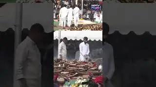 Sunetra Pawar&rsquo;s Heartbreaking Moment at the Pyre | Ajit Pawar Funeral