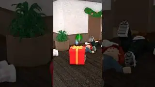 FAKE PRESENT TROLLING IN MM2🎁😂 #mm2 #roblox #robloxshorts #shorts