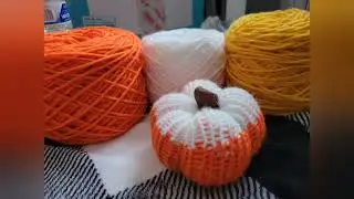 Candy Corn themed pumpkin! QUICK AND EASY 10 MINUTE PROJECT. 22pin knitting machine